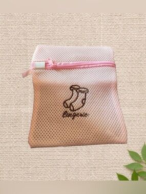 Pink Mesh Lingerie Laundry Bag – Zippered Delicates Wash Pouch